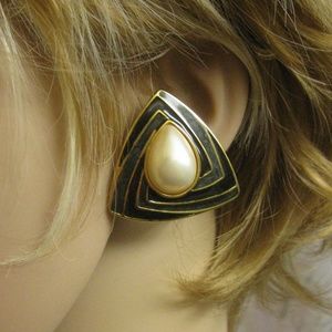 Vintage TAT Runway Black Gold Pearl Earrings